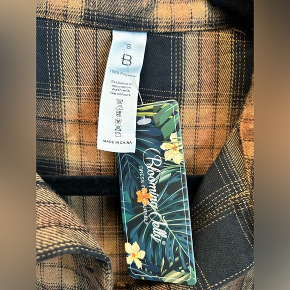 NWT BLOOMING JELLY Black & Caramel Plaid Boyfriend Shirt. Women’s Small Juniors - Picture 4 of 10
